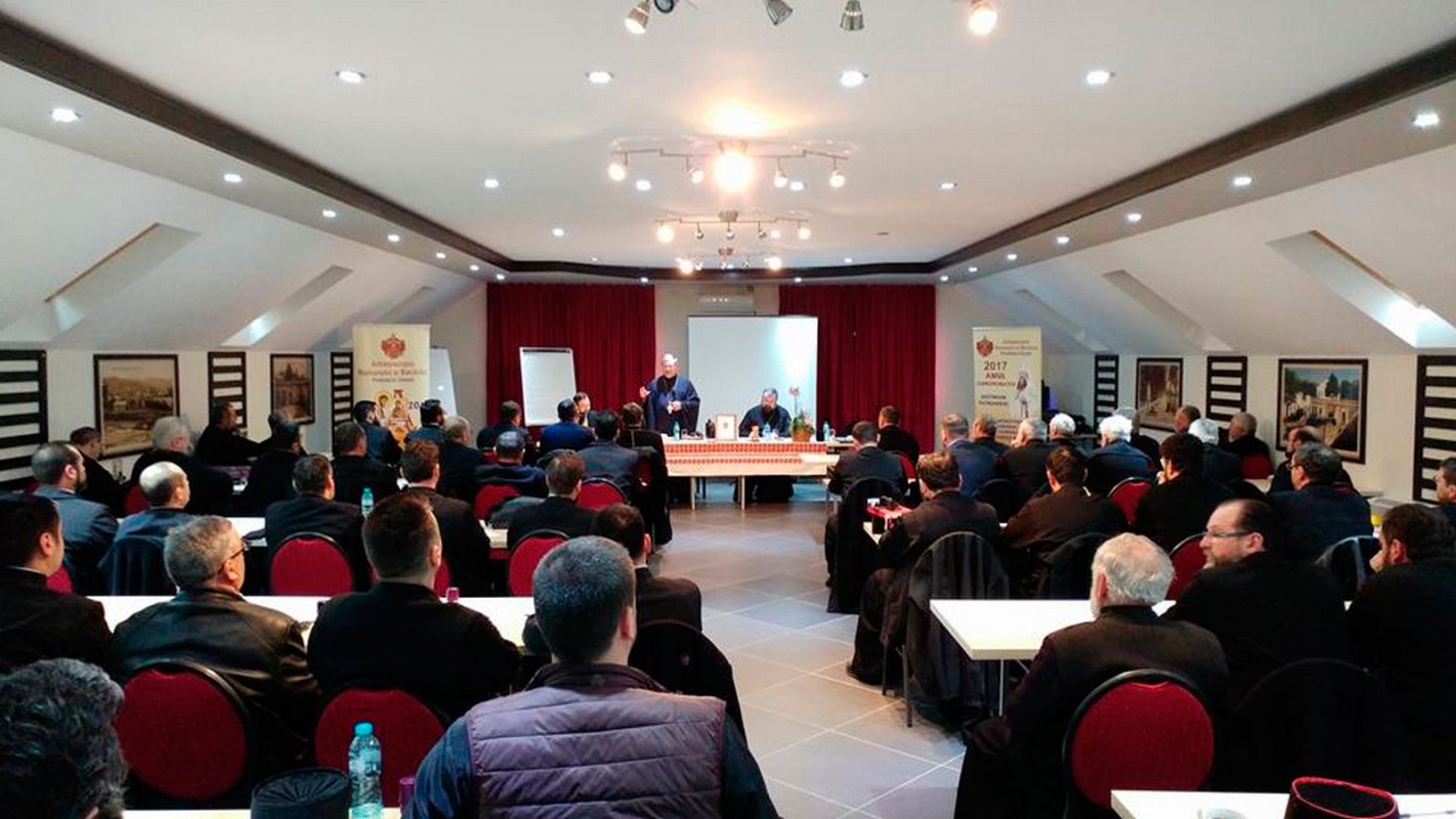 Sinaxă seminarială în Protoieria Oneşti 42889