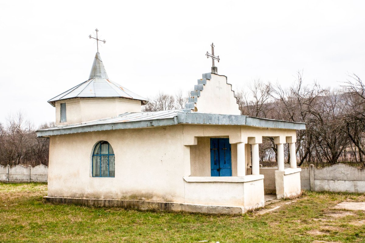 Valea Fântânilor, o candelă aprinsă în mijlocul câmpiei 42907