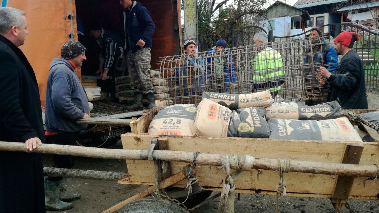 Casă construită de Biserică pentru un nevoiaș din Glodeni, Pucioasa 42852