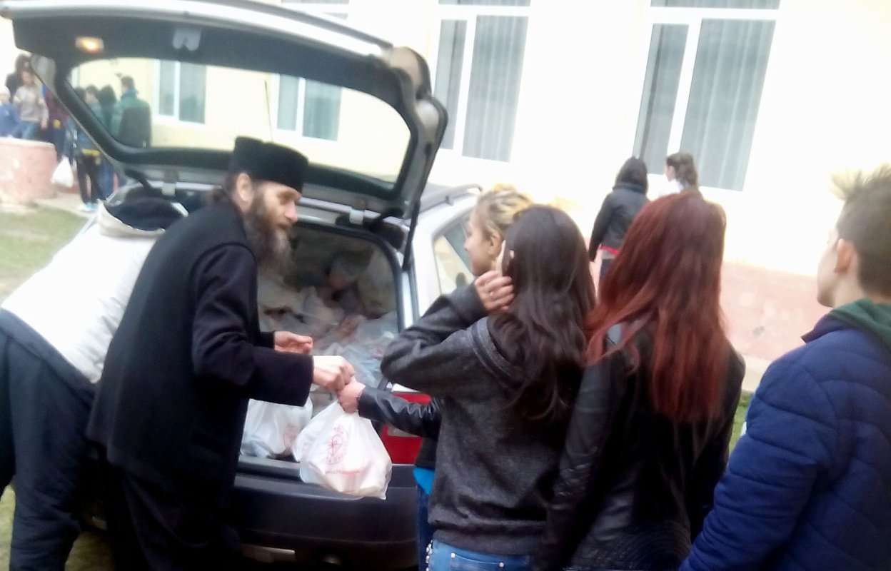 Daruri pentru elevii din localitatea Părău, județul Brașov 42872