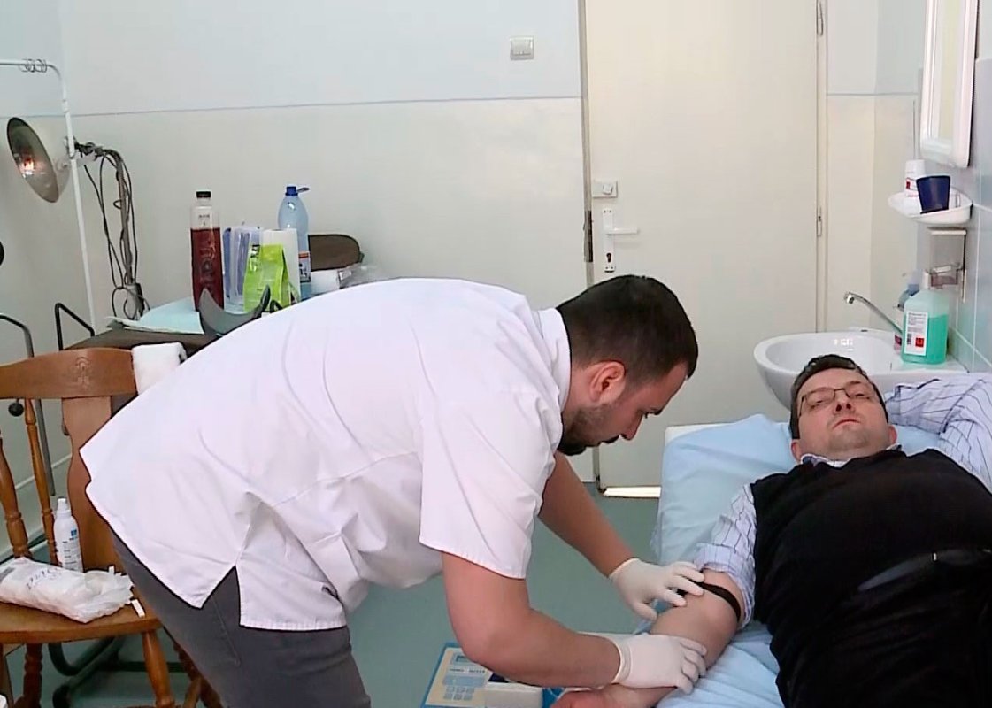 Peste 30 de preoți și credincioși din Agnita au donat sânge 42858