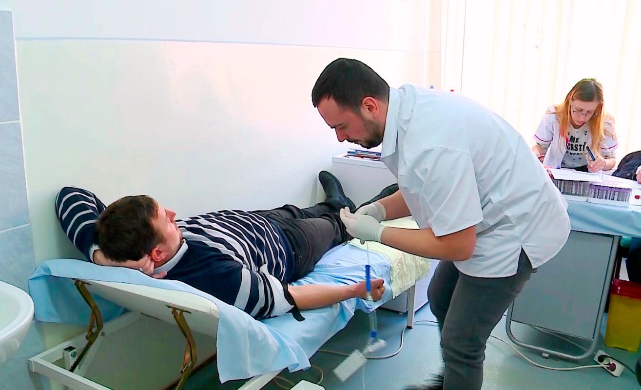 Peste 30 de preoți și credincioși din Agnita au donat sânge 42862