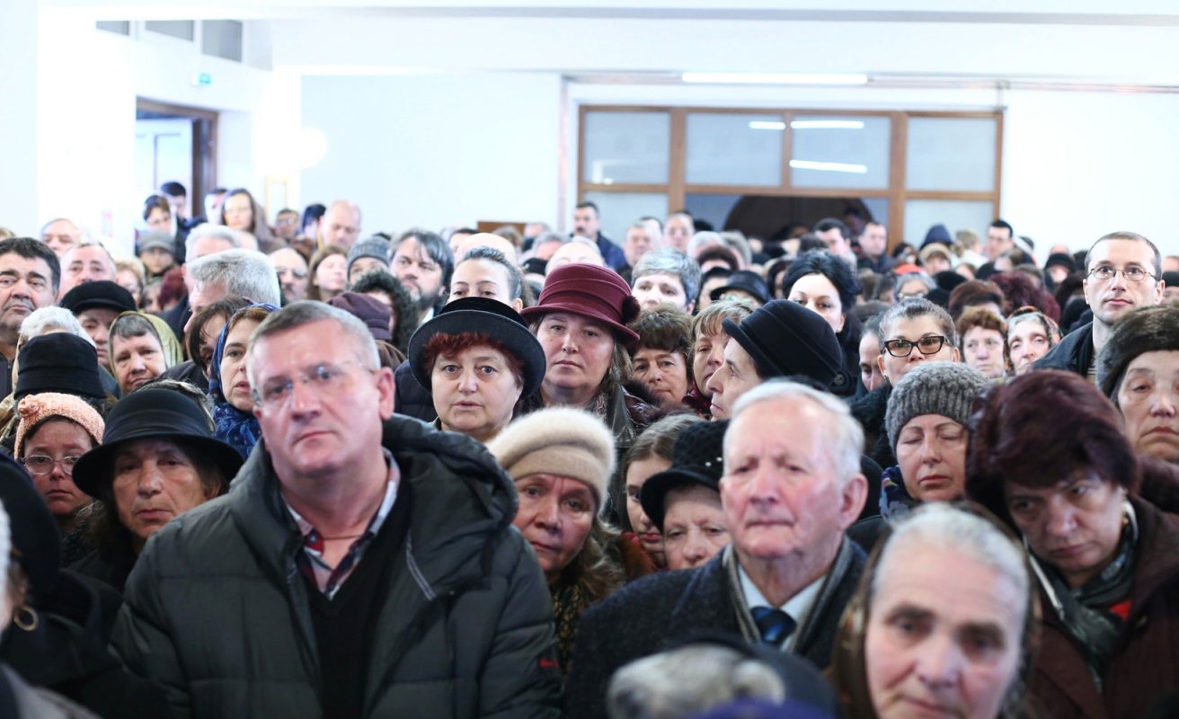 Slujiri arhiereşti în Duminica Sfintei Cruci 42616