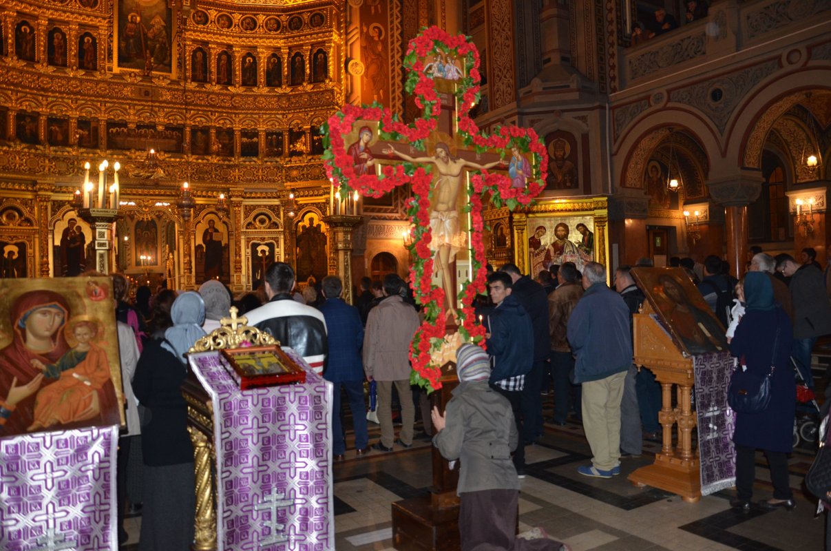 Înnoire şi jertfă în Crucea lui Hristos 42472