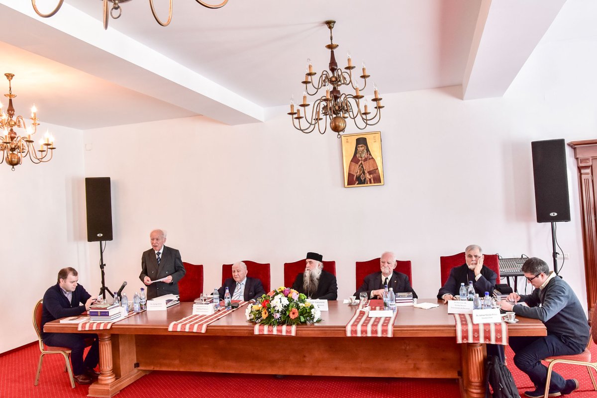 Simpozion Național  la Râmnicu Vâlcea 42476