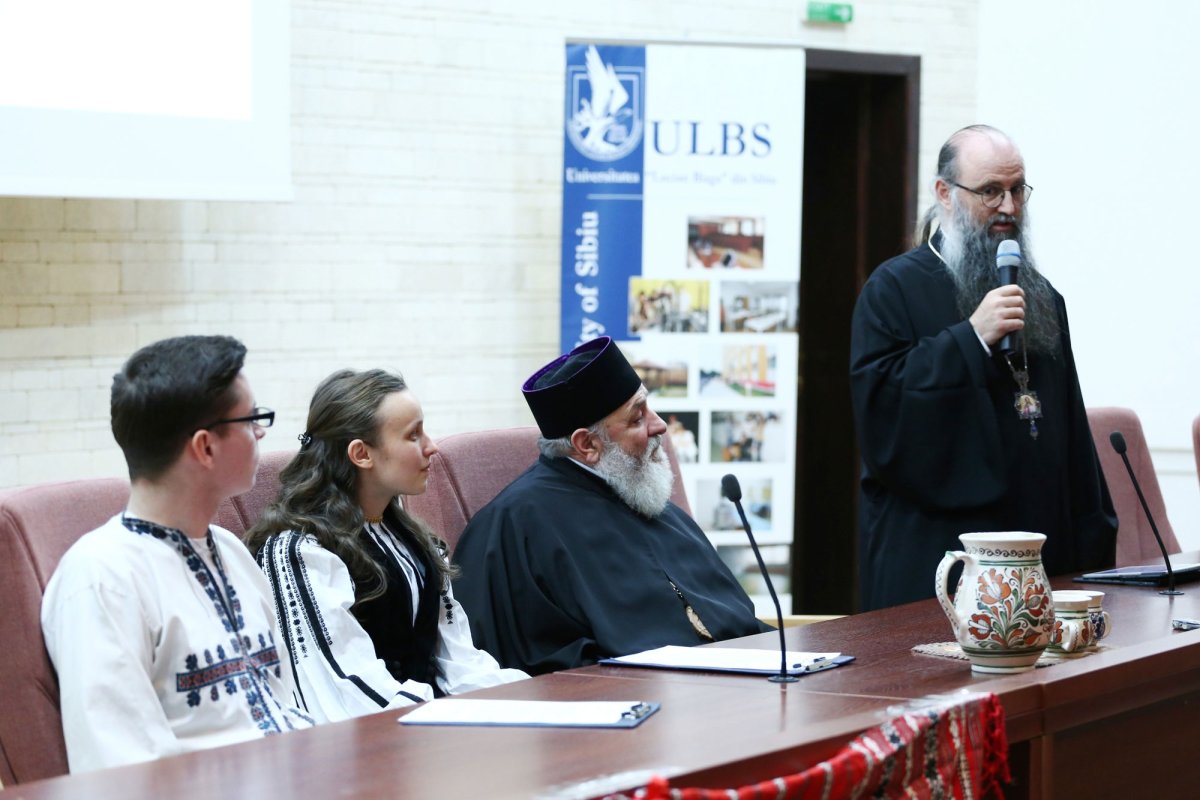 PS Siluan al românilor din Italia a conferențiat la Sibiu 42333