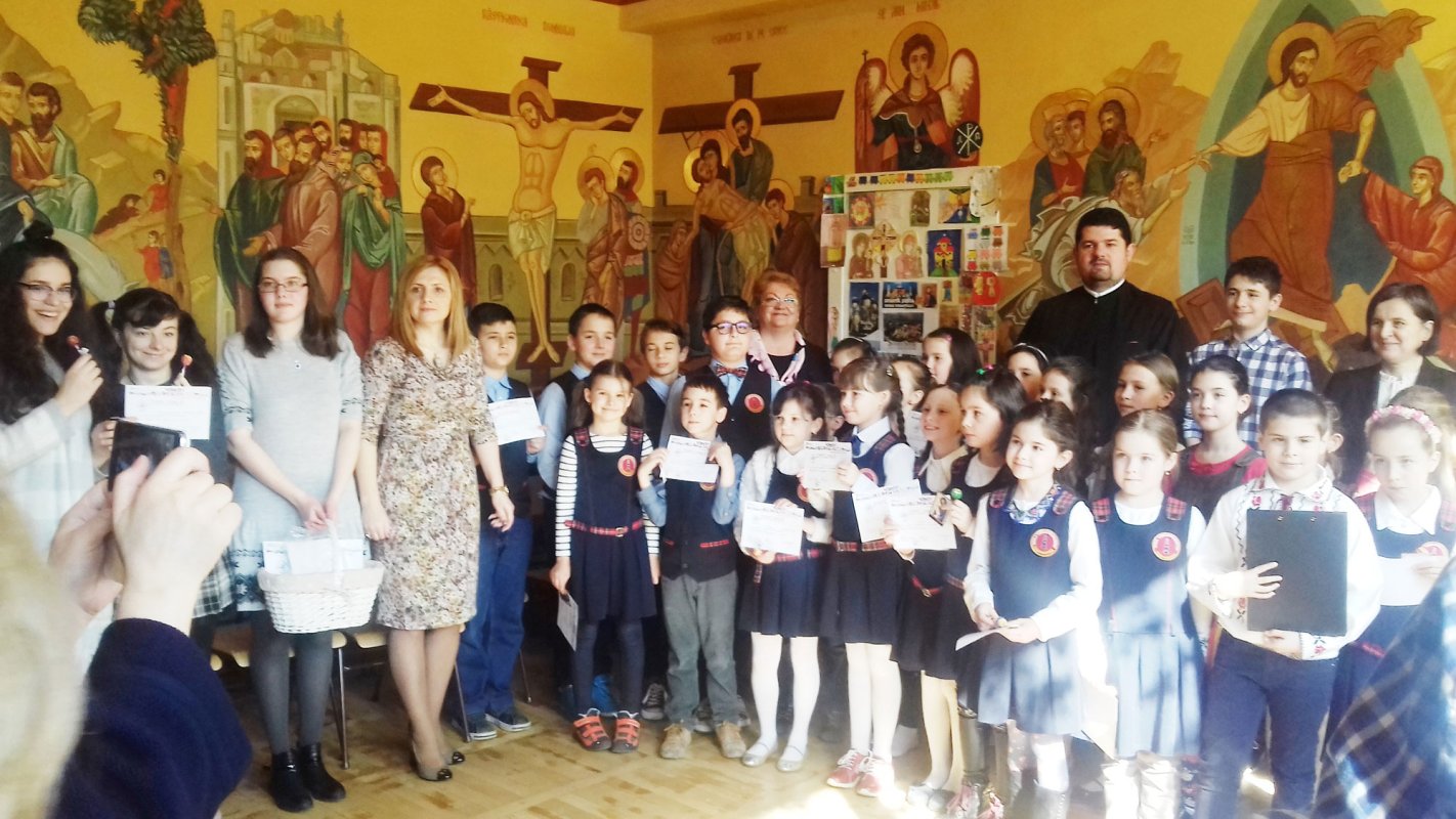 „Ziua mamei creştine” sărbătorită de elevii clujeni 42342