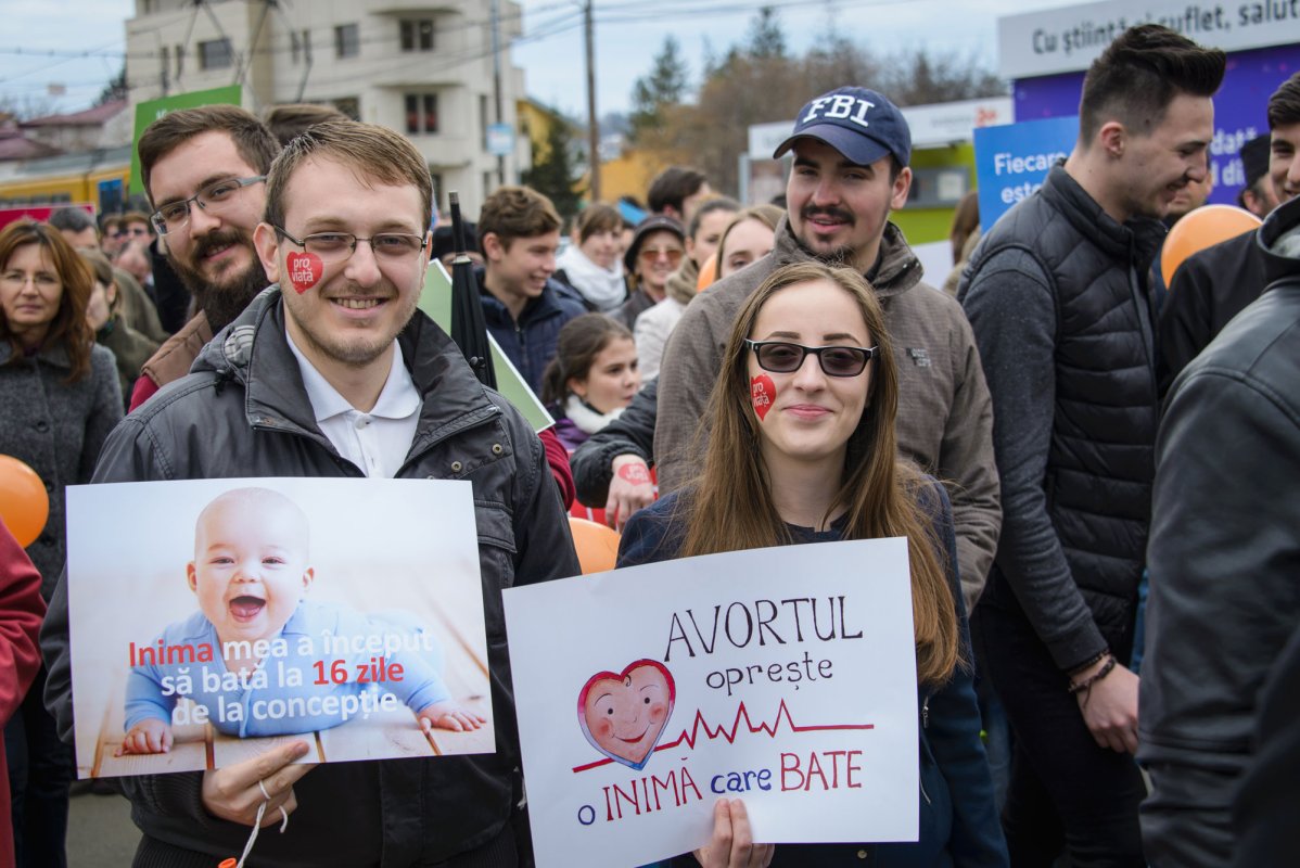 Marşul pentru viaţă a binevestit: „Ajută mama şi copilul! Ei depind de tine“ 42251