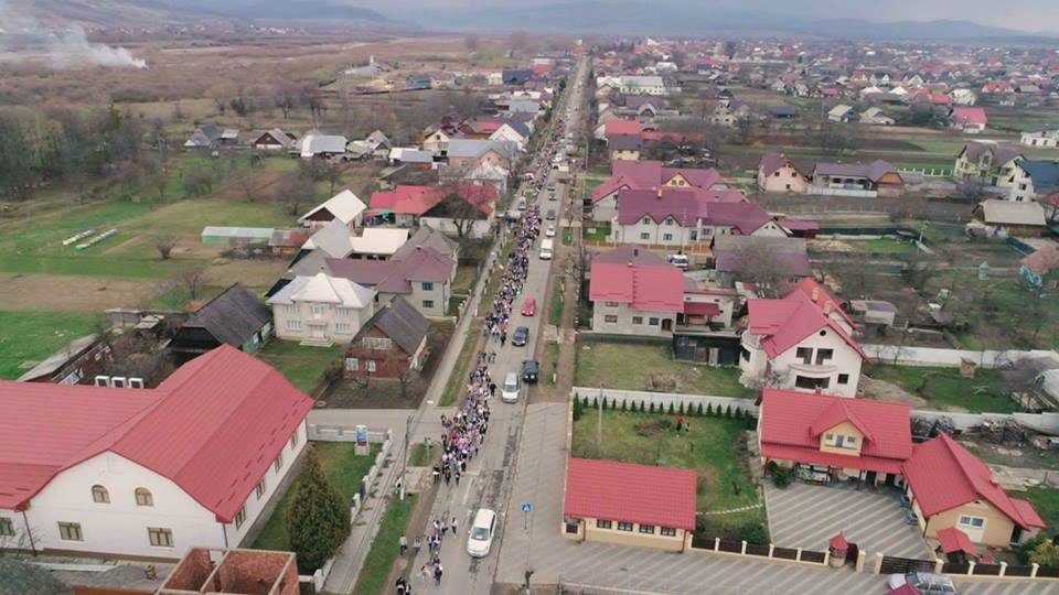 Marşul pentru viaţă a binevestit: „Ajută mama şi copilul! Ei depind de tine“ 42253