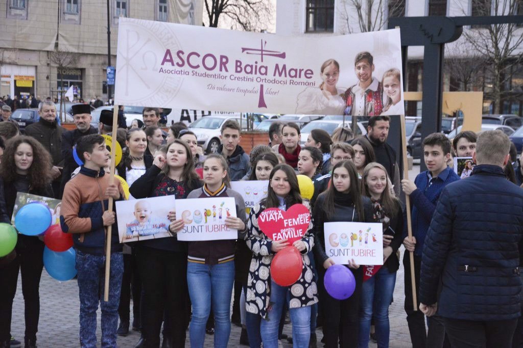 Mii de participanți la „Marșul pentru viață” 42304