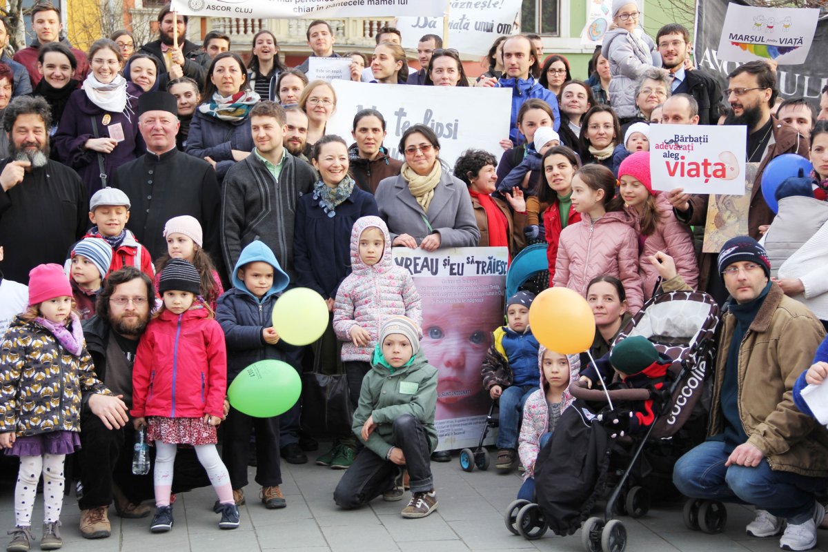 Mii de participanți la „Marșul pentru viață” 42307