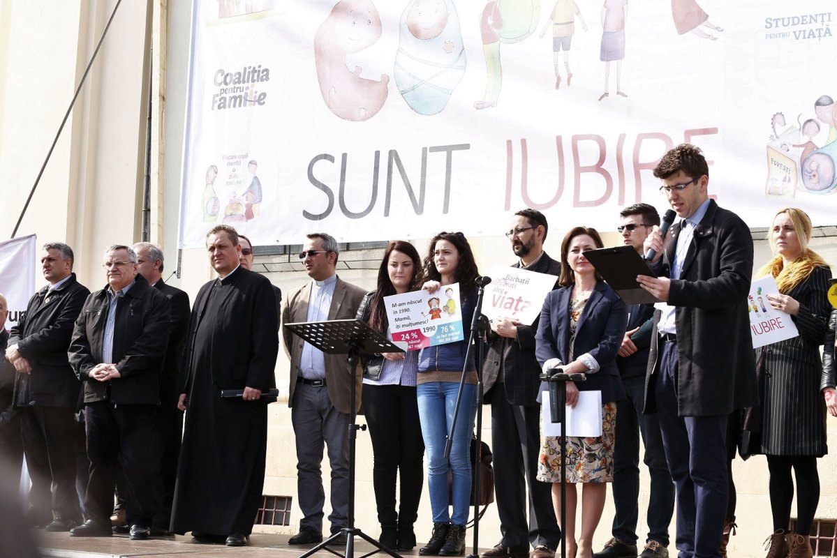 Mii de participanți la „Marșul pentru viață” 42311