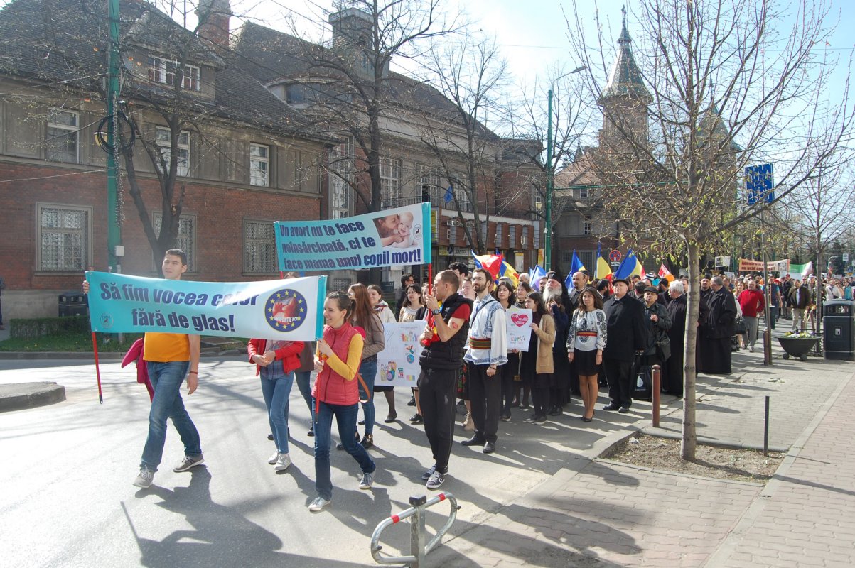 Praznicul Bunei Vestiri și darul sacru al vieții 42316