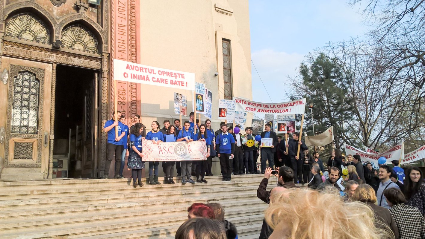 Marşul pentru viaţă în Mitropolia Olteniei 42227