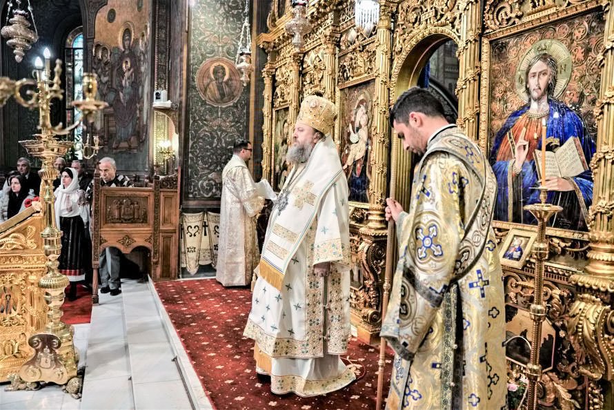 Slujiri arhierești în Muntenia și Dobrogea 42195