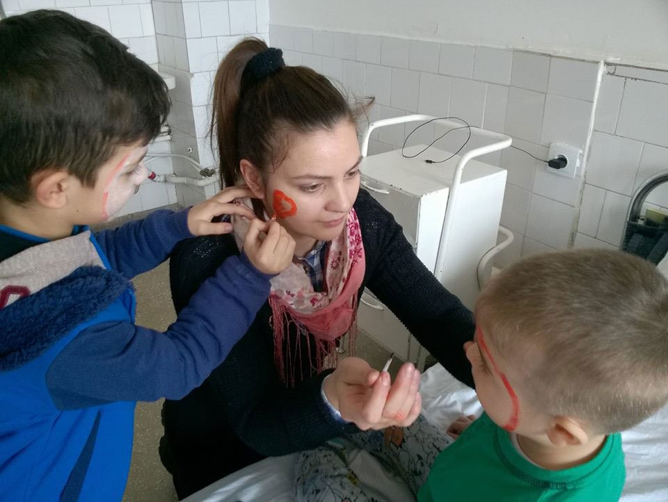 Ajutor pentru copii, tineri şi vârstnici 42138