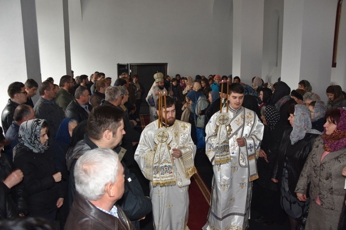 Maica Domnului, cinstită la Mănăstirea Nera 42149