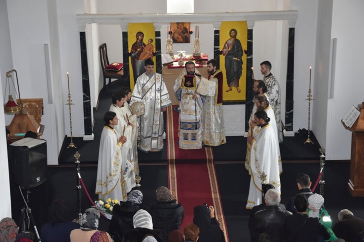 Maica Domnului, cinstită la Mănăstirea Nera 42150