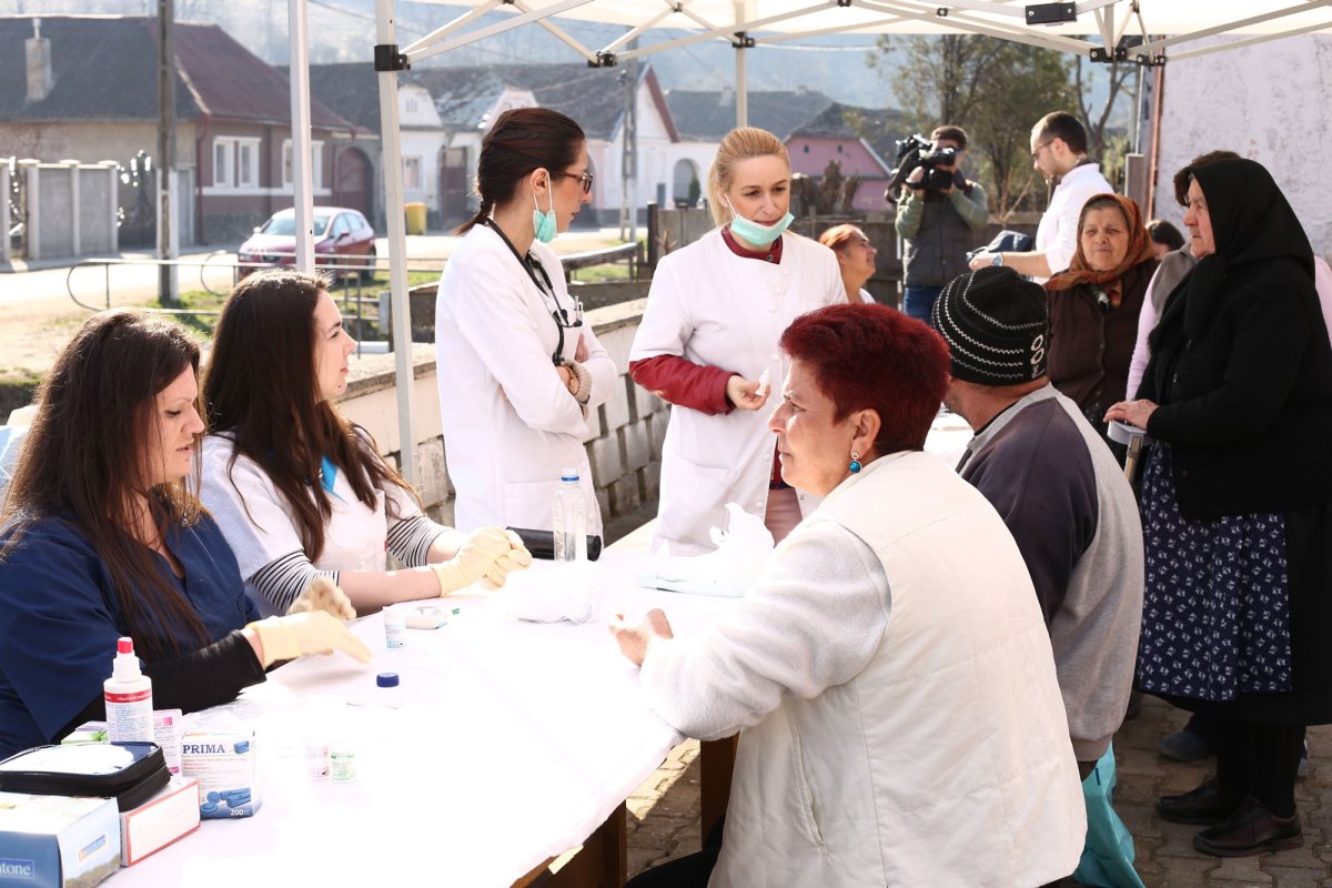 Campania „Sănătate pentru sate” a ajuns la Ernea, județul Sibiu 42061