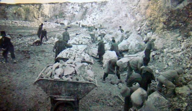 Supliciile deținuților din lagărele de la Canal 42027