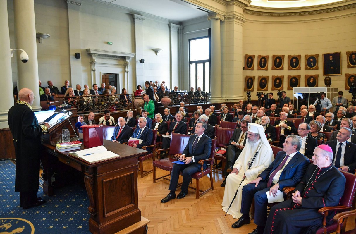 Academia şi Biserica la ceas aniversar 41792
