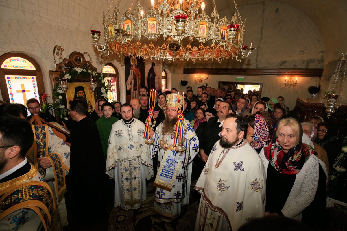 Slujiri arhiereşti în Duminica a cincea din Post, în Transilvania 41759