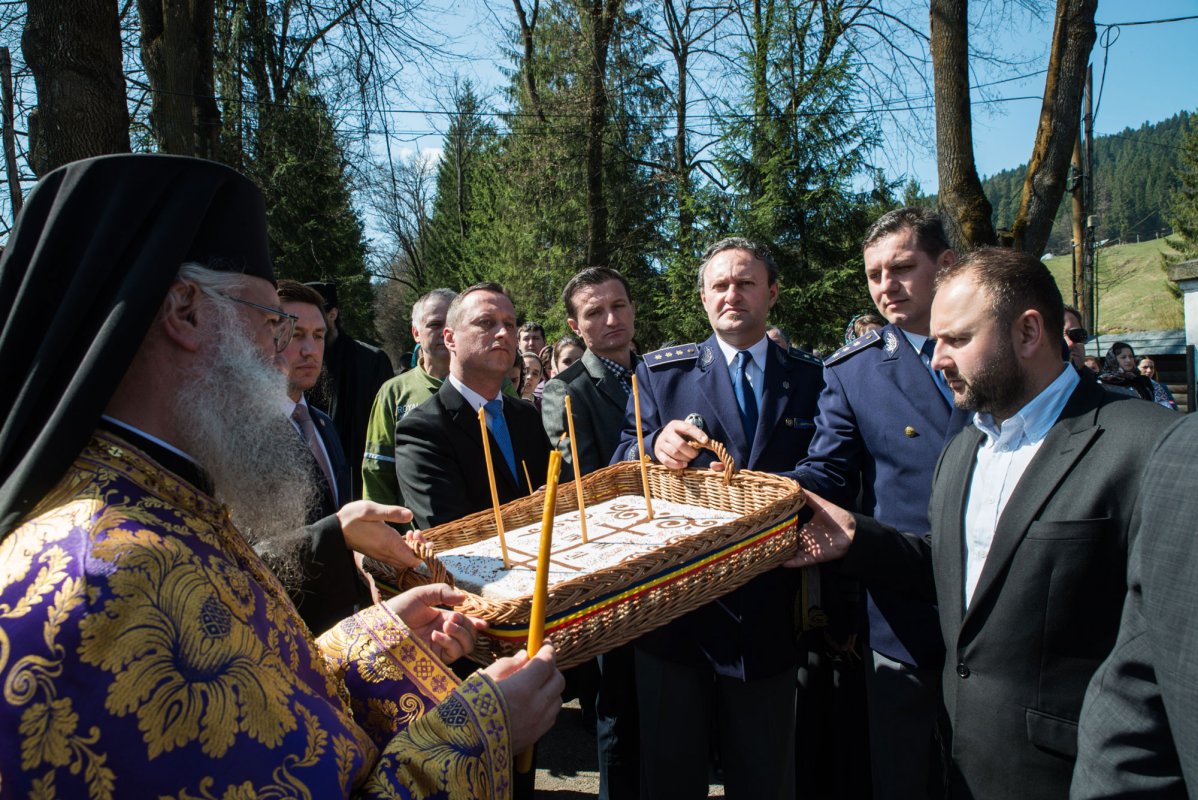 Comemorarea românilor uciși la Fântâna Albă 41744