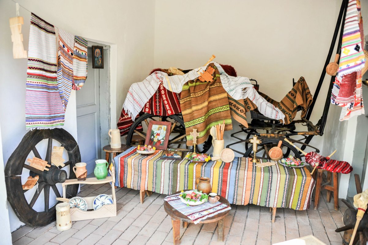 Obiceiuri şi tradiţii populare, materie opţională în şcoli 41748