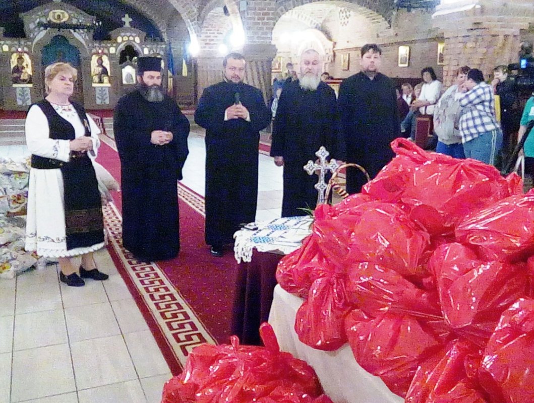 Daruri pentru 1.400 de persoane, oferite de Femeile Ortodoxe băimărene 41597