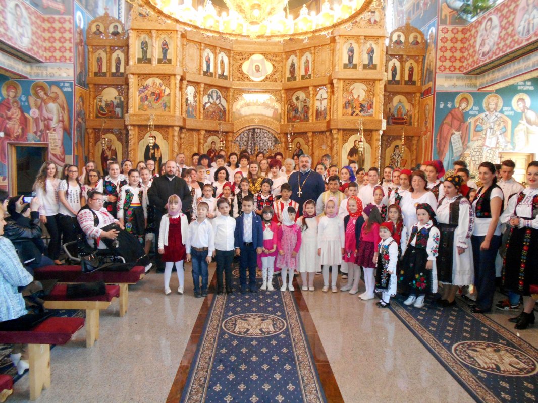 Festivalul de pricesne „La umbra Crucii Tale”, la Aleșd 41605