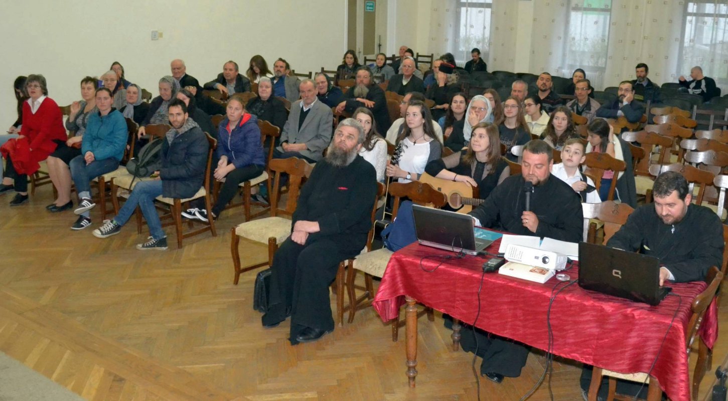 Seară catehetică la sediul Protoieriei Botoşani  41557