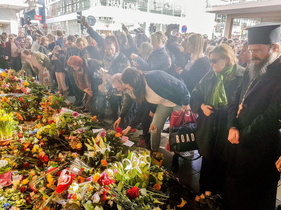 Preasfințitul Părinte Episcop Macarie a vizitat-o pe românca rănită în atentatul de la Stockholm 41403