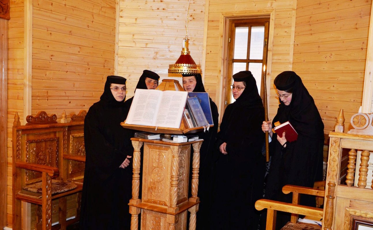 Slujiri arhiereşti la Sâmbăta lui Lazăr 41358