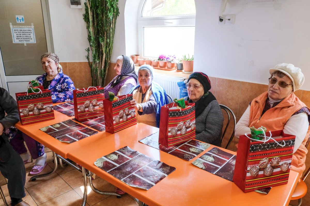 Daruri pentru vârstnici în prag de sărbători 41263