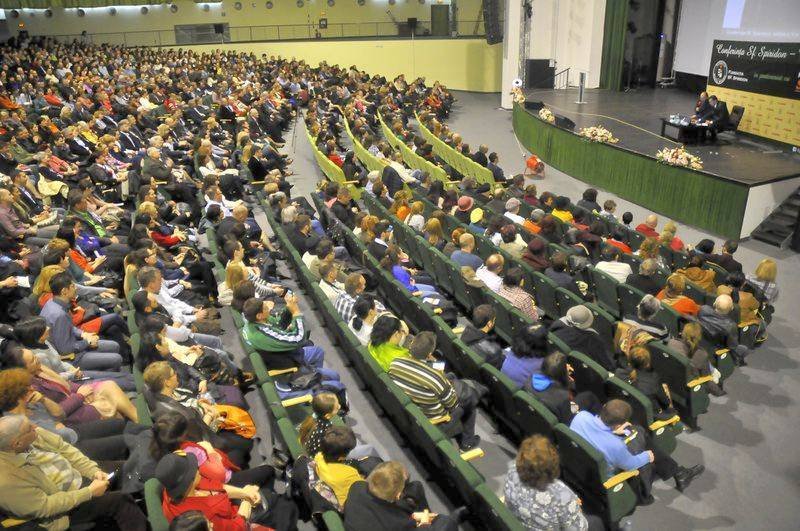 Întâlnire de suflet la Bacău cu părintele Constantin Necula 41231