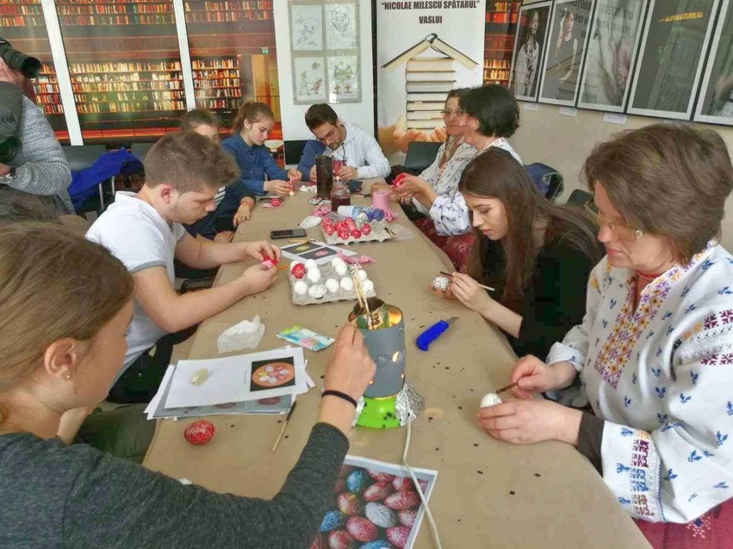 Activităţi ale tinerilor vasluieni dedicate Sfintelor Paşti 41170