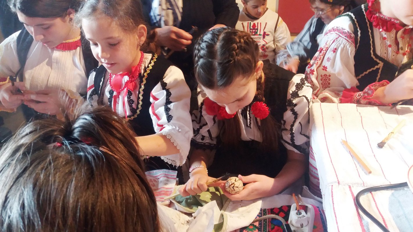 Ateliere de încondeiat ouă, destinate copiilor şi tinerilor 41177