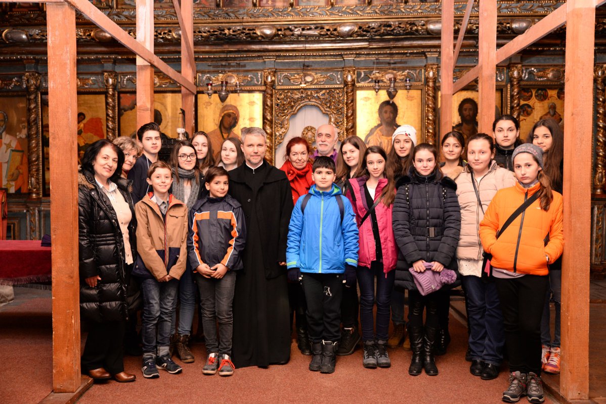 Bursierii Sfântului Antim Ivireanul 41218