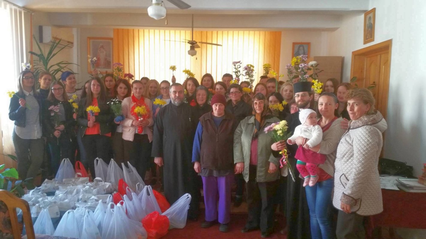 Protoieria Fălticeni vine în sprijinul bătrânilor nevoiaşi 41168