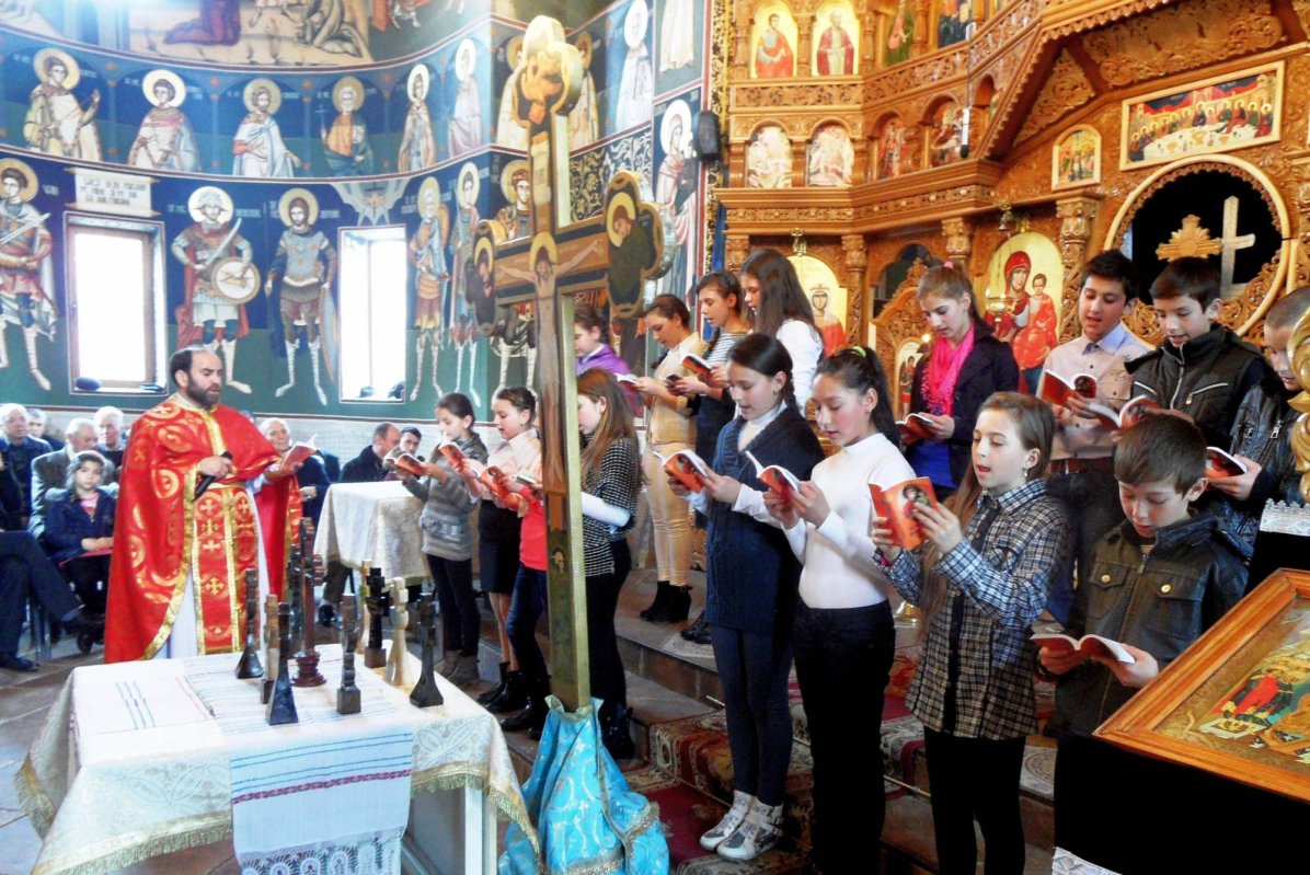 Iubirea jertfelnică a copiilor, izvor de lumină pascală 41065