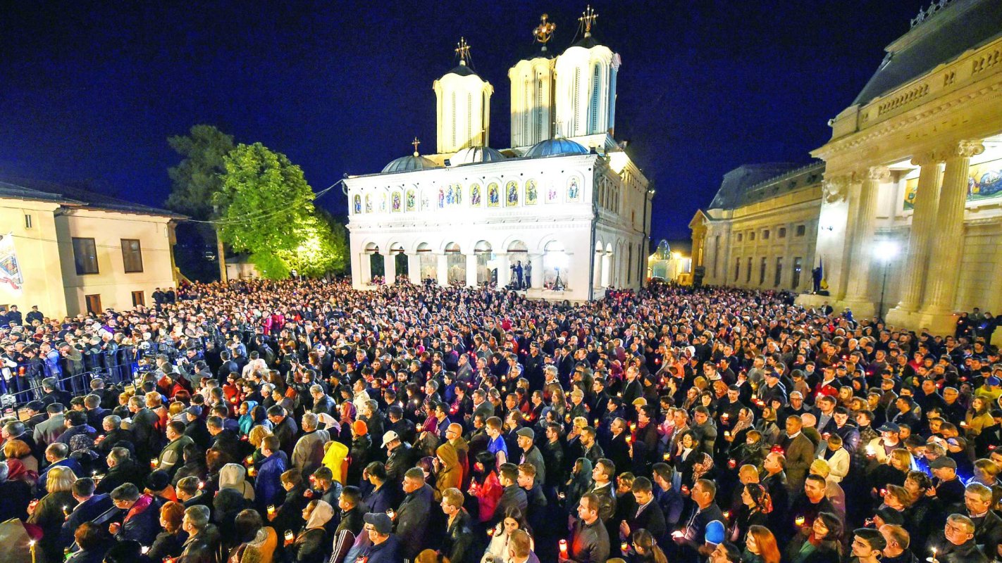 Iubirea răstignită învinge păcatul, iadul şi moartea 41389