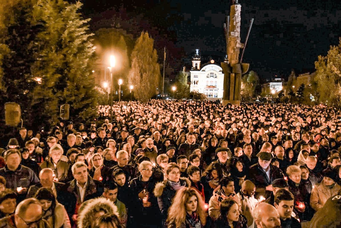 Lumina lui Hristos a înveșmântat întreaga țară 41007