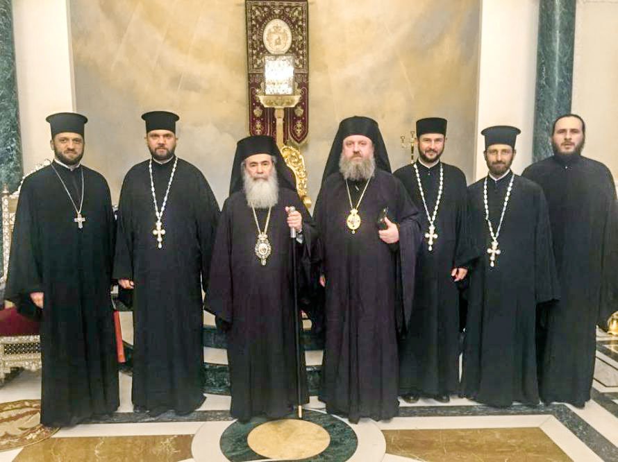 Sfânta Lumină de la Ierusalim a fost adusă în România 40990