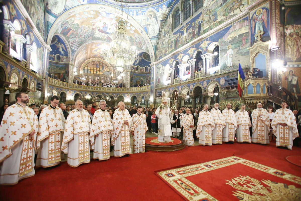 Slujiri arhiereşti la praznicul Învierii Domnului Iisus Hristos 40891