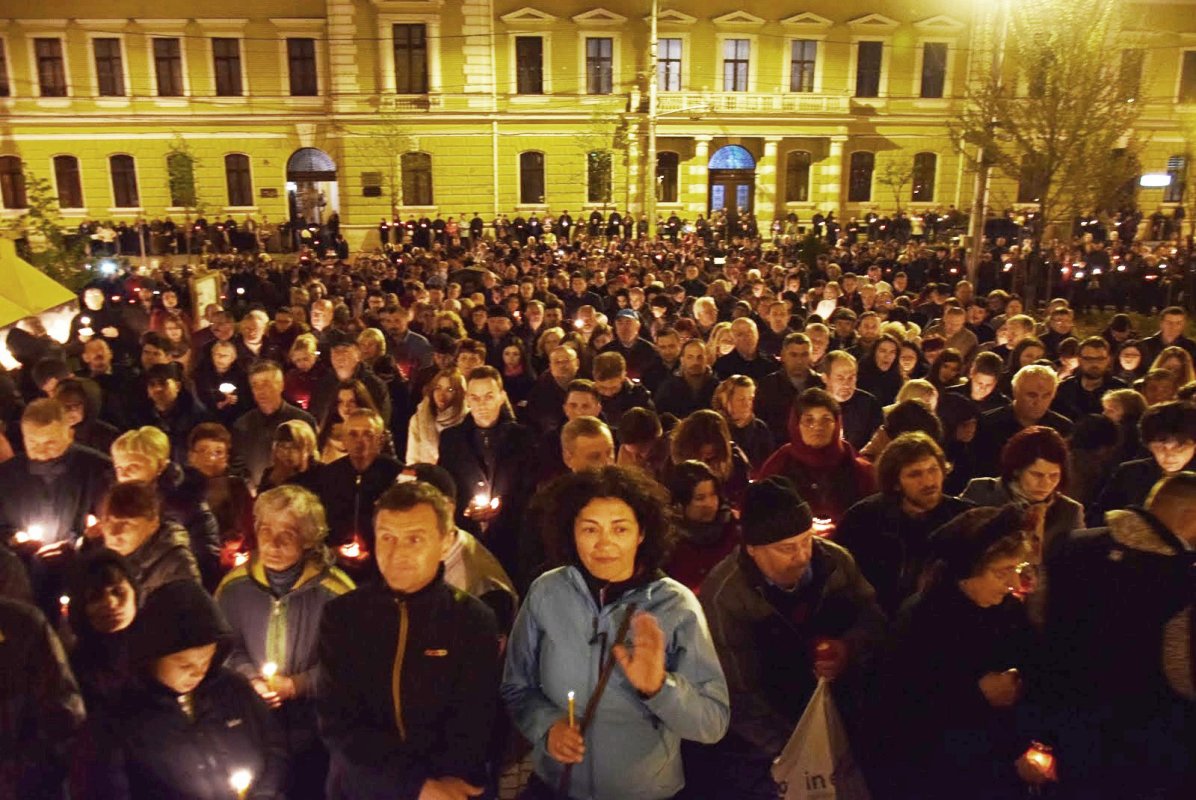 Slujiri arhiereşti la praznicul Învierii Domnului Iisus Hristos 40894