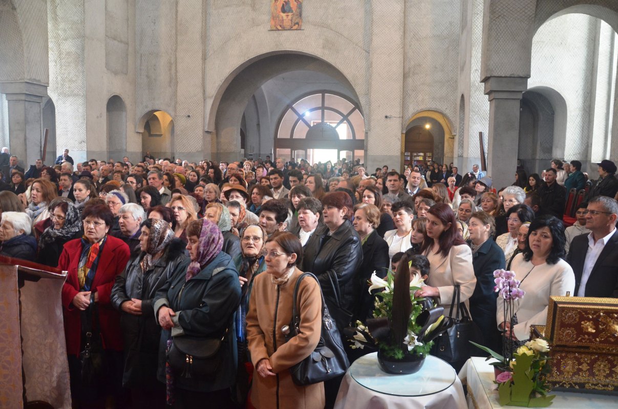 Slujiri arhiereşti la praznicul Învierii Domnului Iisus Hristos 40897
