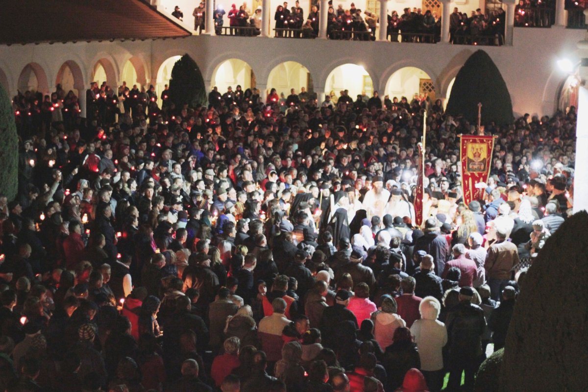 Slujiri arhiereşti la praznicul Învierii Domnului Iisus Hristos 40910