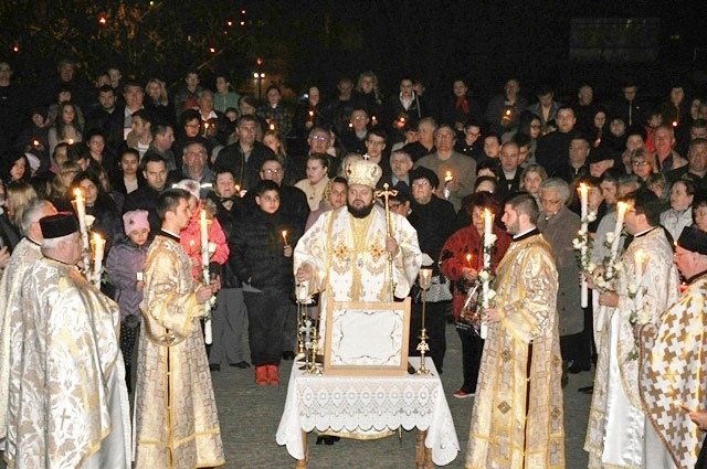 Slujiri arhiereşti la praznicul Învierii Domnului Iisus Hristos 40913