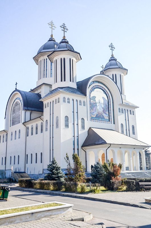 Biserici şi mănăstiri oltene în haină de praznic 40720