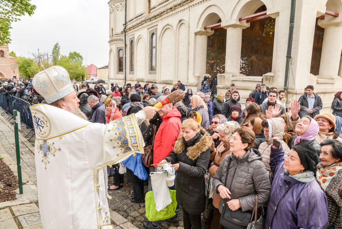 Maica Domnului, izvorul curgător de tămăduiri 40737